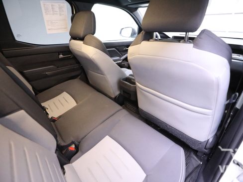 Used 2024 Toyota Tacoma TRD Sport image 12