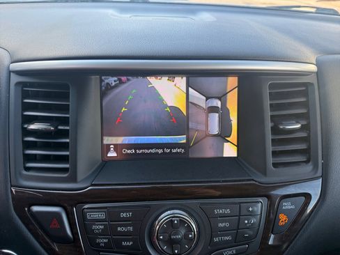 Used 2016 Nissan Pathfinder Platinum image 24