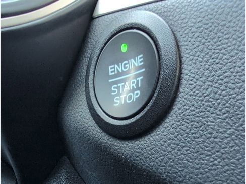 Used 2022 Ford Escape SE image 19