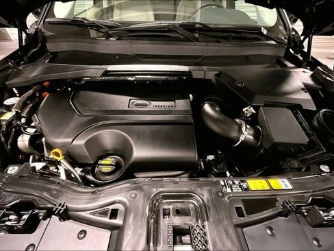 Certified 2025 Land Rover Discovery Sport S image 9