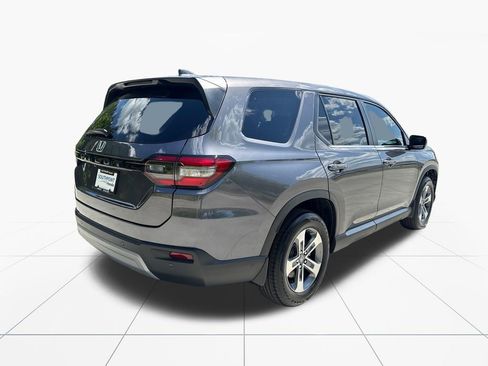 Used 2025 Honda Pilot EX-L image 8