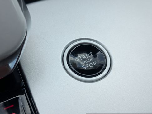 Used 2025 Land Rover Range Rover SV AWD/4WD image 26