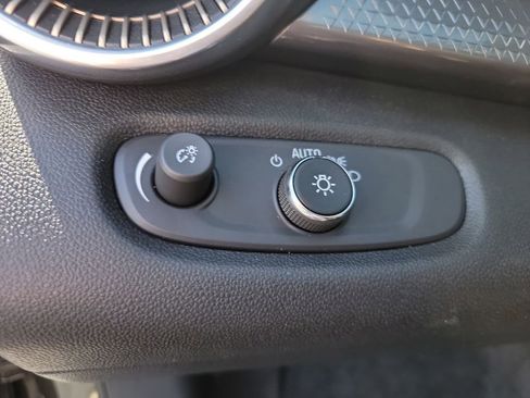 Used 2024 Chevrolet Trax ACTIV w/ Sunroof Package image 31