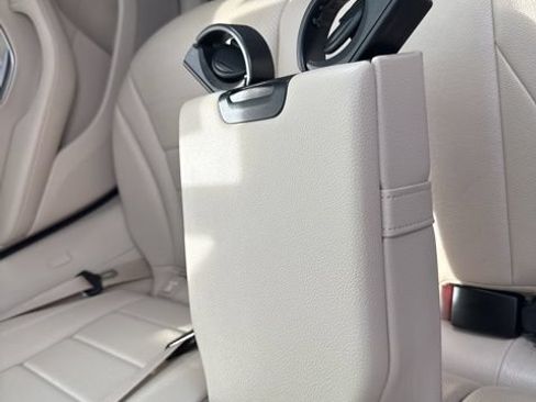 Used 2019 Mercedes-Benz GLC 300 4MATIC image 25