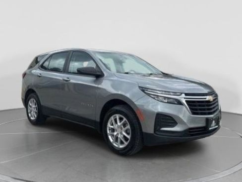 Used 2023 Chevrolet Equinox LS AWD/4WD image 8