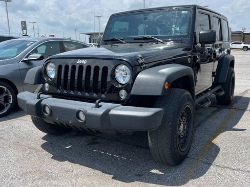 Used 2018 Jeep Wrangler Unlimited Sport S AWD/4WD image 3