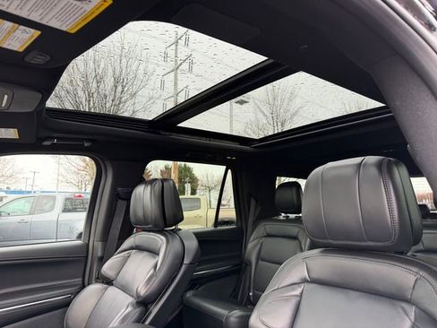 Used 2025 Lincoln Navigator Reserve w/ Jet Appearance Package image 32