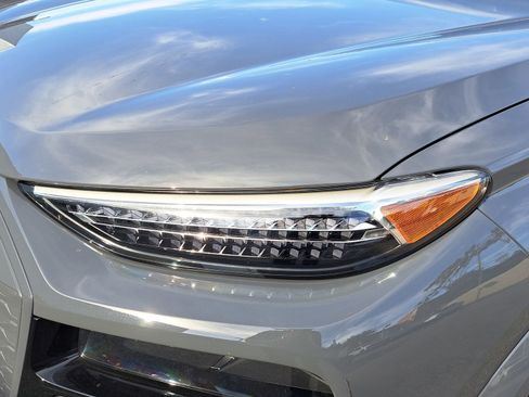 Used 2025 Audi Q6 e-tron Premium Plus w/ Premium Plus image 8