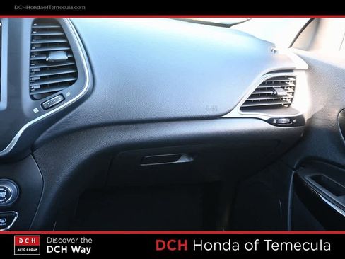 Used 2023 Jeep Cherokee Altitude Lux w/ Lux Elite Package image 14