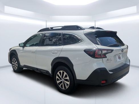 Certified 2025 Subaru Outback Premium AWD/4WD image 5