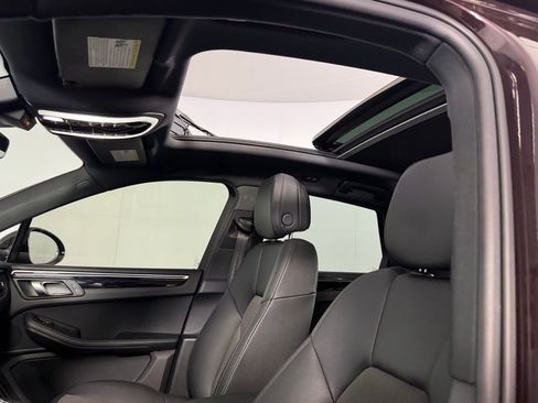 Used 2024 Porsche Macan image 23