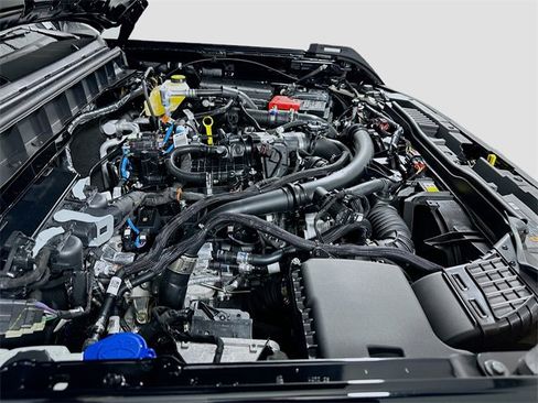 New 2025 Ford Bronco Badlands image 14