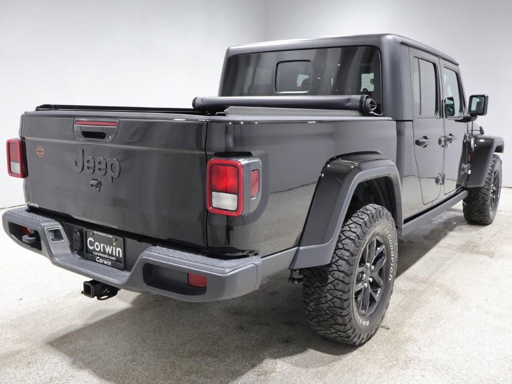Used 2023 Jeep Gladiator Sport AWD/4WD image 2