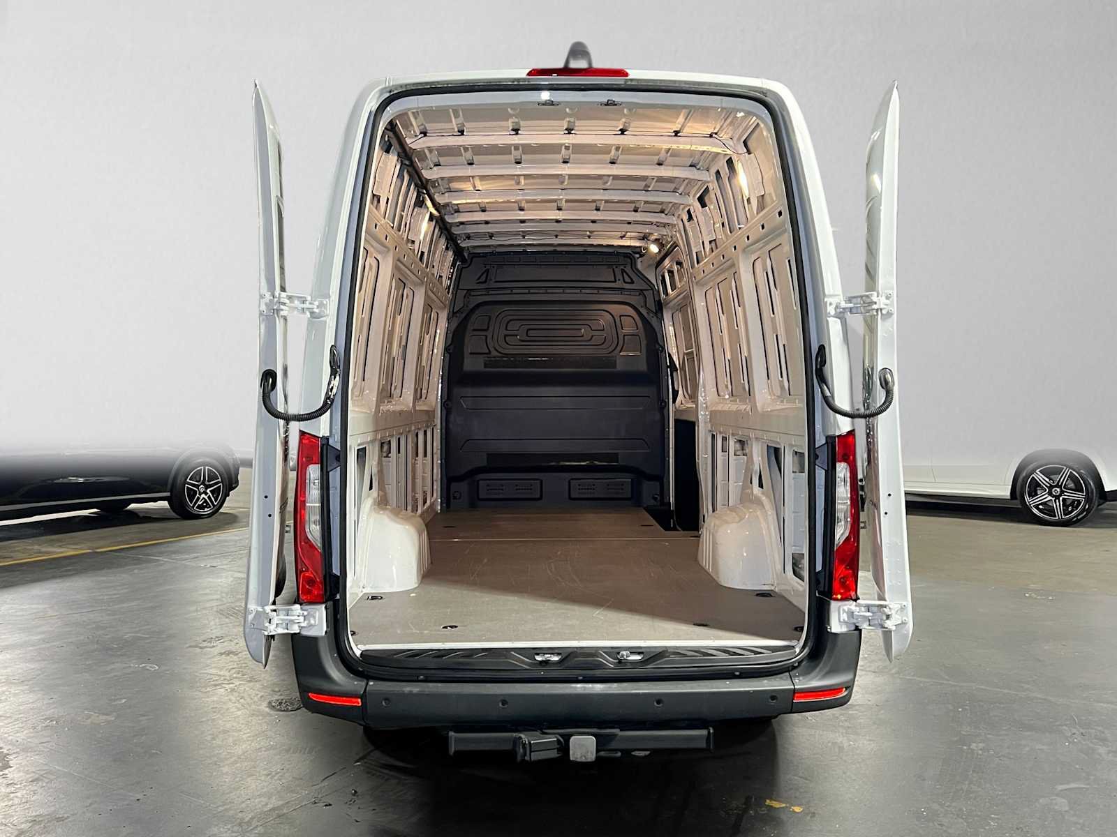 Used 2023 Mercedes-Benz Sprinter 2500 image 18