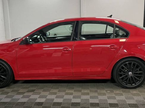 Used 2016 Volkswagen Jetta Sport FWD image 4