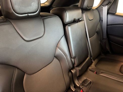 Used 2021 Jeep Cherokee Limited w/ Elite Package image 18