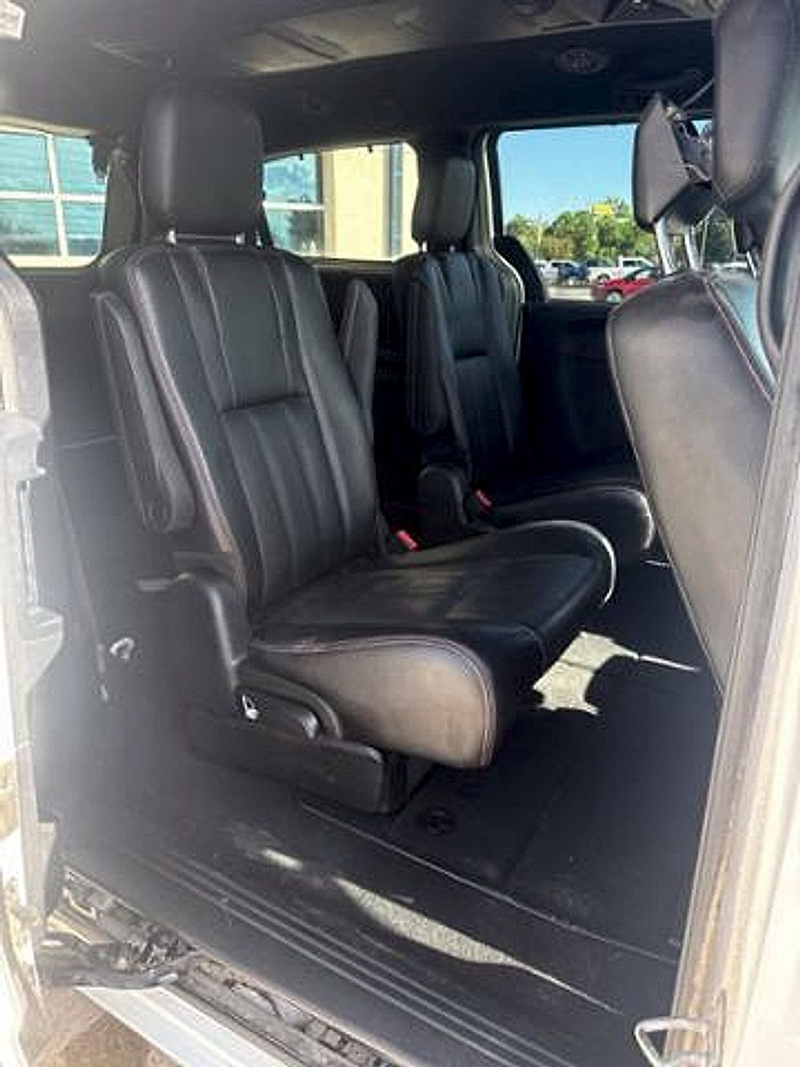 Used 2015 Dodge Grand Caravan R/T w/ Safety Sphere Group FWD image 22