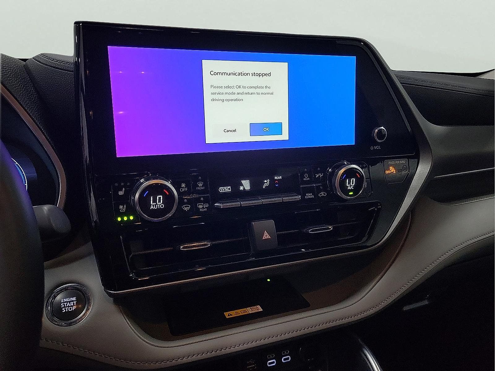 Used 2023 Toyota Highlander Limited FWD image 18