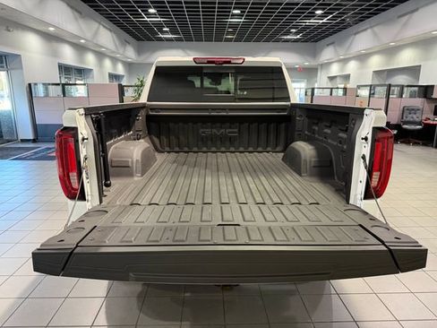 Certified 2025 GMC Sierra 1500 AT4 w/ AT4 Premium Package image 9