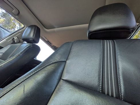 Used 2017 Toyota Highlander SE image 15