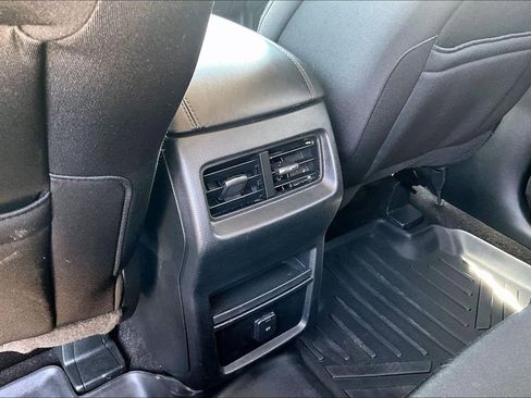 Used 2019 Ford Edge SEL w/ Equipment Group 201A AWD/4WD image 34
