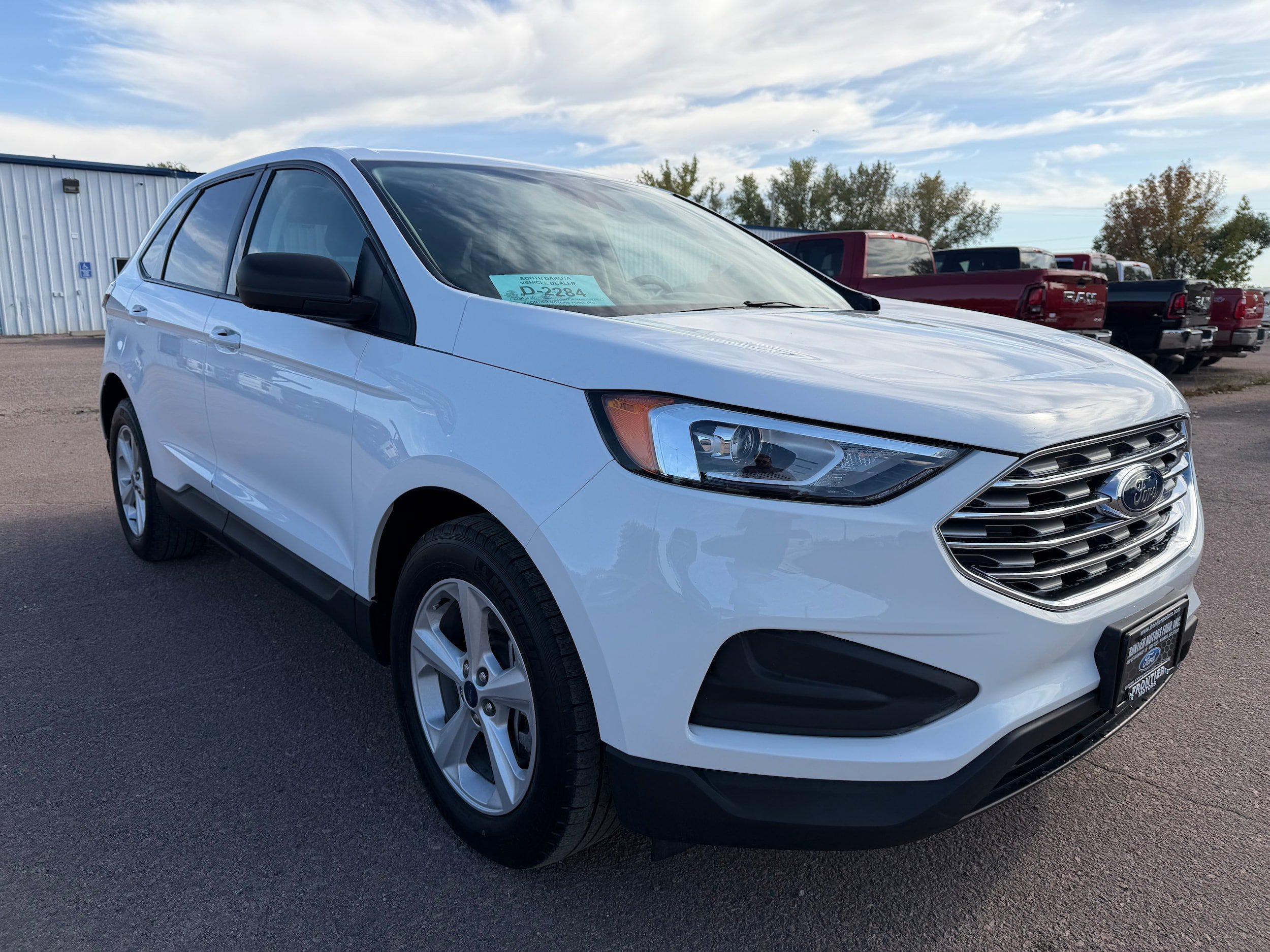 Used 2021 Ford Edge SE FWD image 3