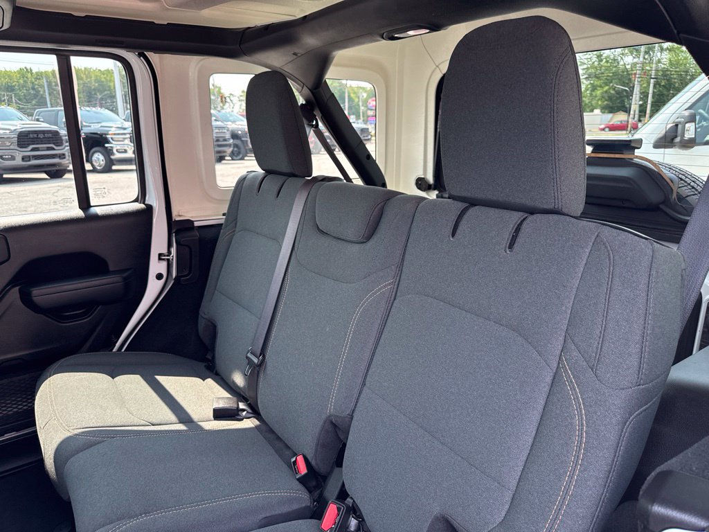 Used 2024 Jeep Wrangler Unlimited Sport AWD/4WD image 38