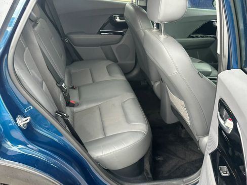 Used 2017 Kia Niro EX FWD image 13