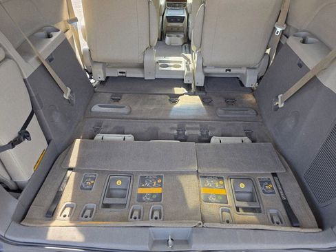 Used 2013 Toyota Sienna XLE image 12