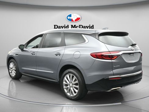 Used 2018 Buick Enclave Premium w/ Experience Buick Package image 9