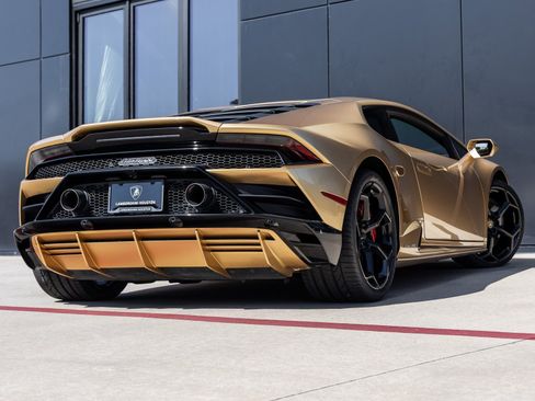 Used 2020 Lamborghini Huracan EVO image 8