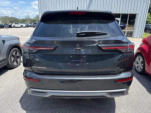 Used 2025 Mitsubishi Outlander AWD image 9