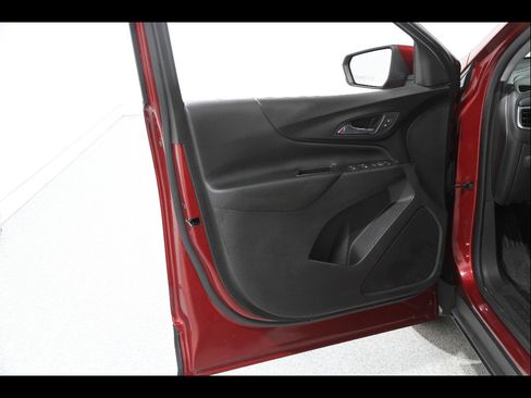 Certified 2021 Chevrolet Equinox LT image 4