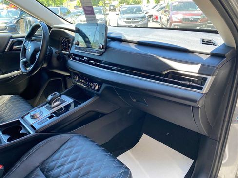 Used 2023 Mitsubishi Outlander SEL AWD/4WD image 28