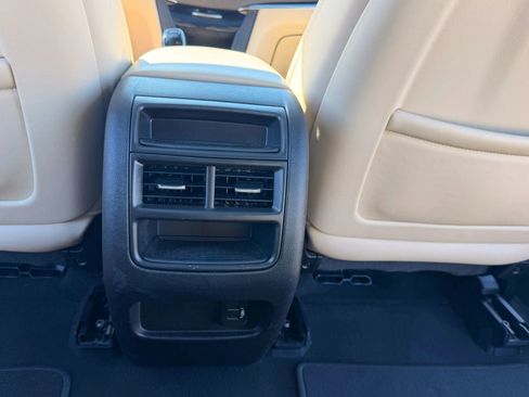 Used 2019 Cadillac XT5 Luxury image 21