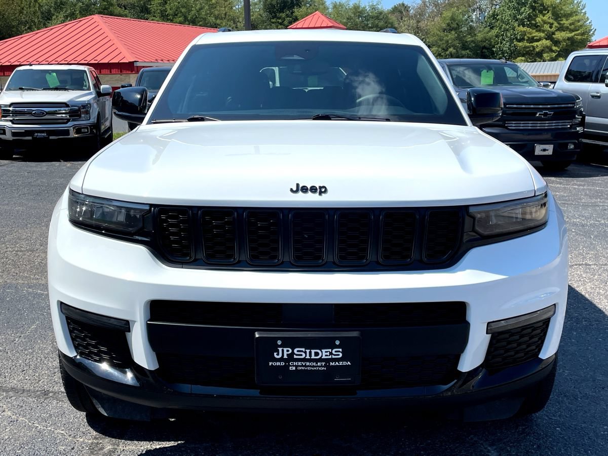 Used 2024 Jeep Grand Cherokee L Limited w/ Black Appearance Package AWD/4WD image 7