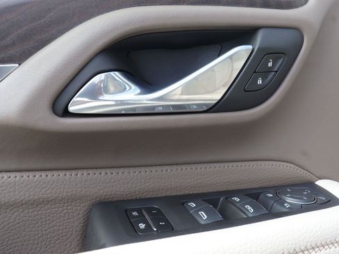 Used 2024 GMC Yukon XL Denali RWD image 27