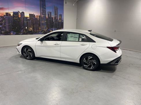 New 2025 Hyundai Elantra Sport image 4