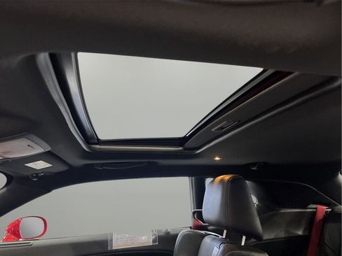 Used 2016 Dodge Challenger SRT Hellcat image 5