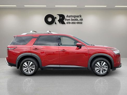 Used 2024 Nissan Pathfinder SL image 6