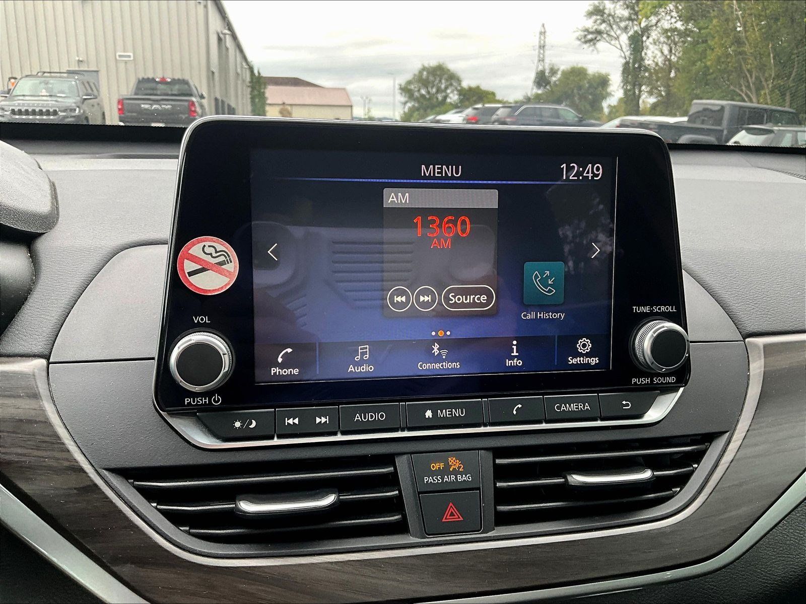 Used 2025 Nissan Altima 2.5 SV FWD image 17