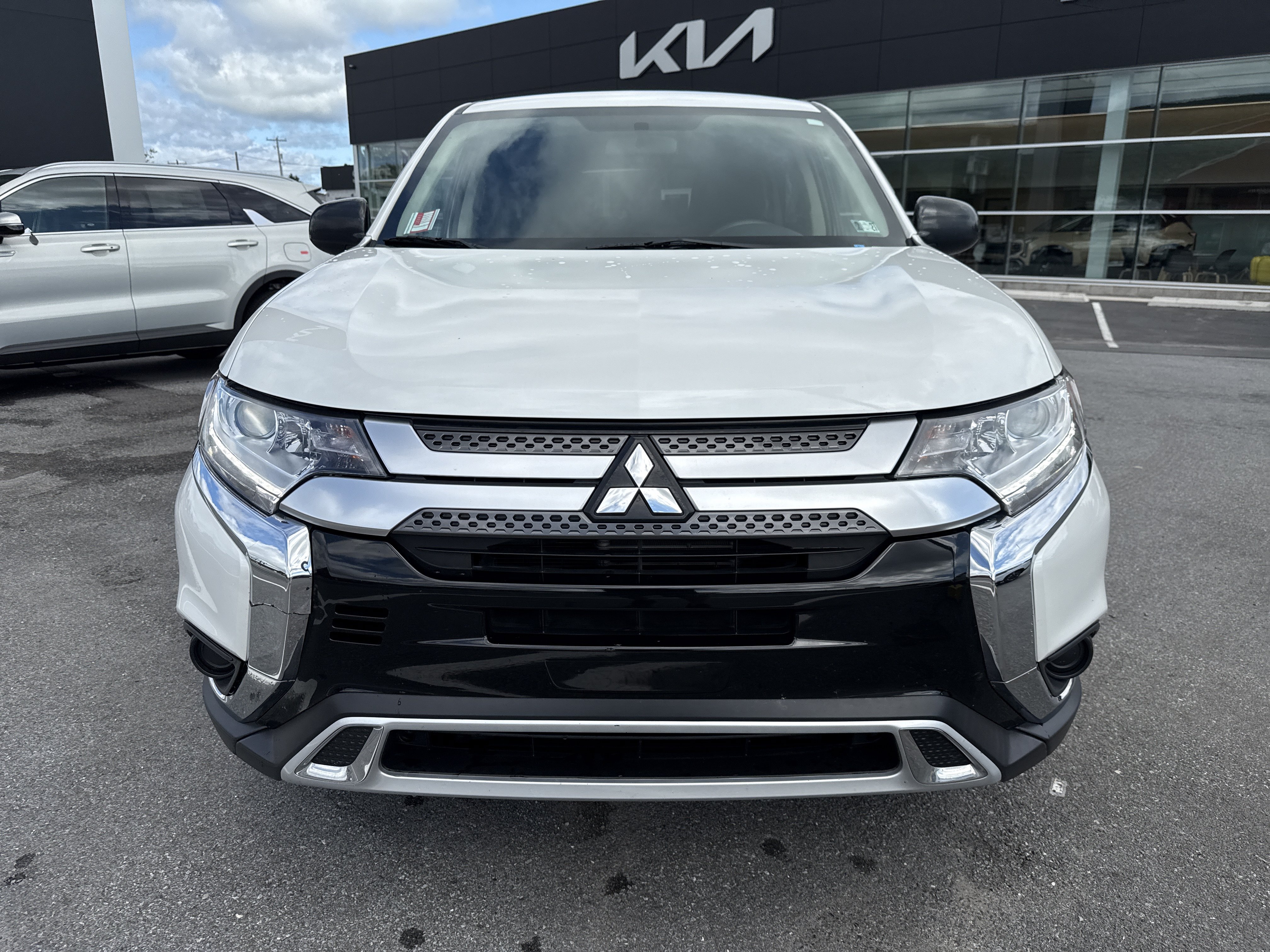 Used 2020 Mitsubishi Outlander ES AWD/4WD image 9