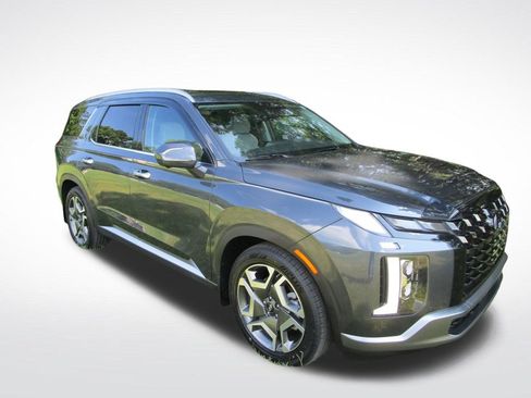 Used 2024 Hyundai Palisade SEL w/ Premium Package FWD image 9