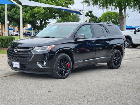 Used 2021 Chevrolet Traverse Premier w/ Redline Edition FWD image 2