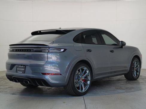 Used 2026 Porsche Cayenne GTS AWD/4WD image 58