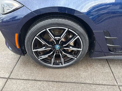 Used 2022 BMW i4 eDrive40 w/ M Sport Package RWD image 11