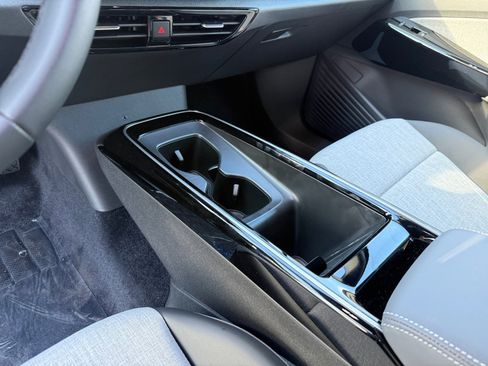 New 2025 Volkswagen ID.4 Pro RWD image 13