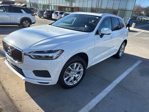 Used 2019 Volvo XC60 T5 Momentum w/ Premium Package image 4