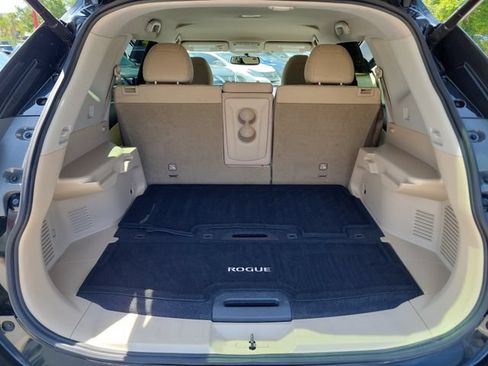 Used 2016 Nissan Rogue SV w/ SV Premium Package FWD image 9
