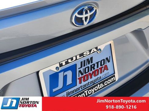 Used 2024 Toyota Corolla SE image 12